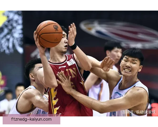 萨维奇在比赛中助力球队取得关键胜利，状态回暖值得关注